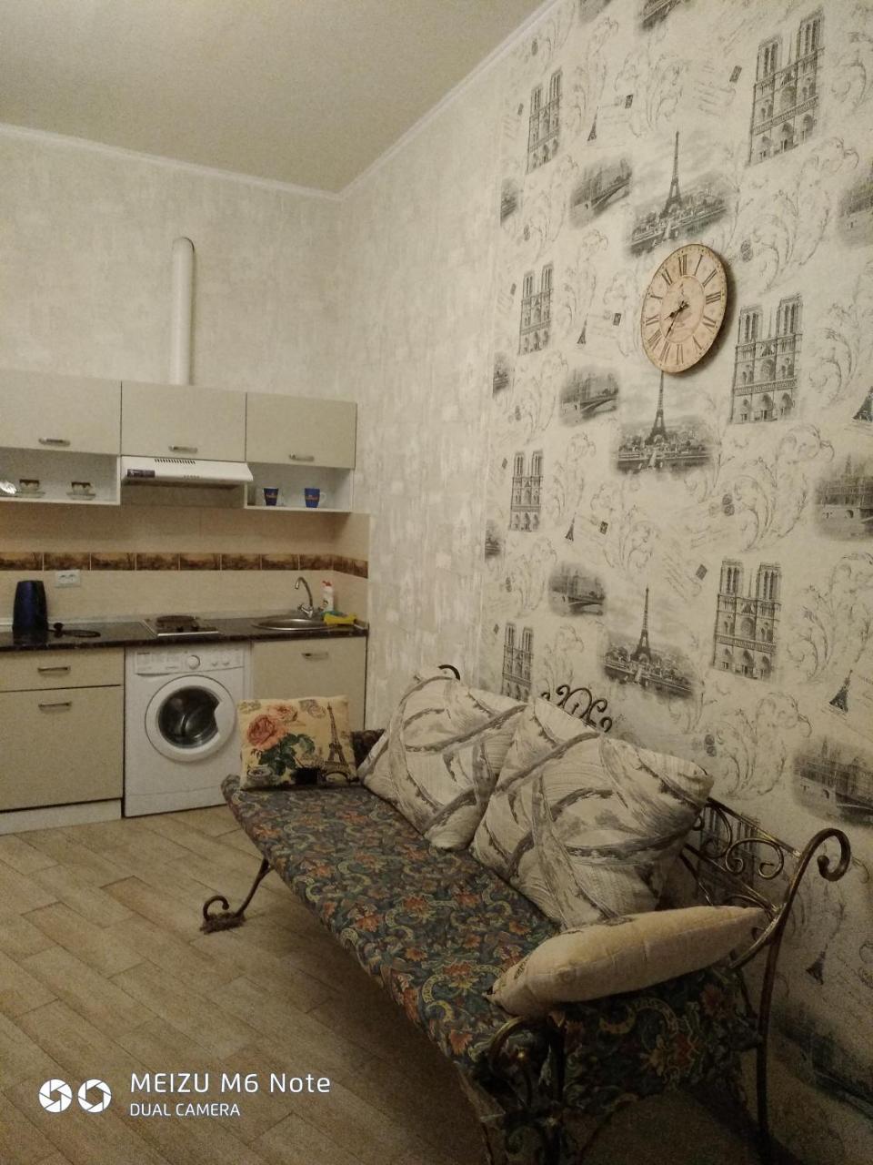 Студия Французский Бульвар 39 Charkiv Exteriör bild